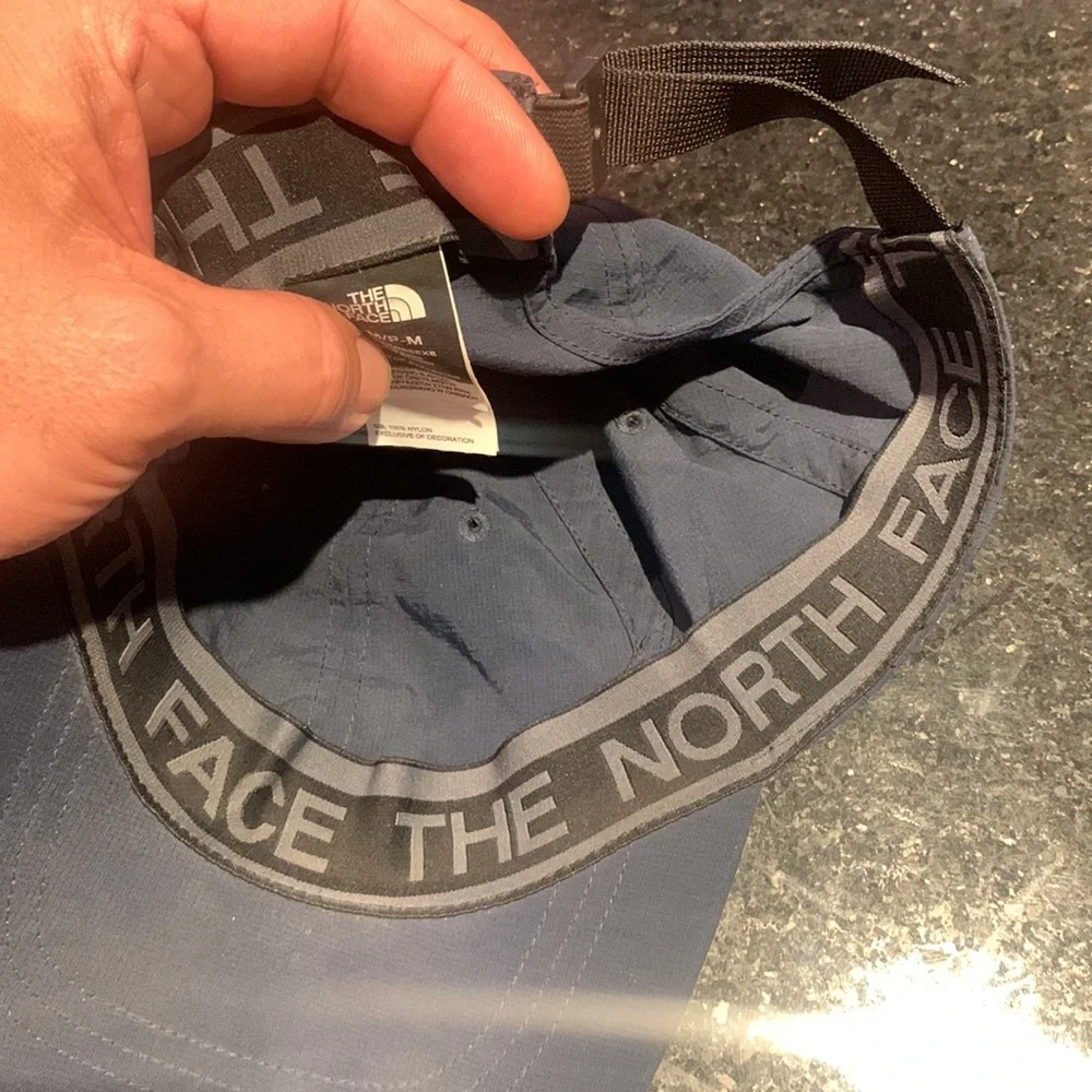 The North FaceHat - Picture 3 of 4